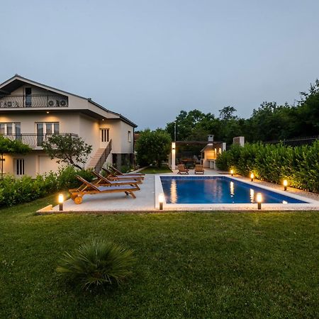 Villa Latica Dicmo Exterior foto